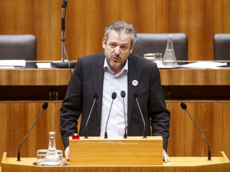 Regierung gegen Lohnzettel-Transparenz — Bild: C Parlamentsdirektion / Bildagentur Zolles KG / Christian Hofer