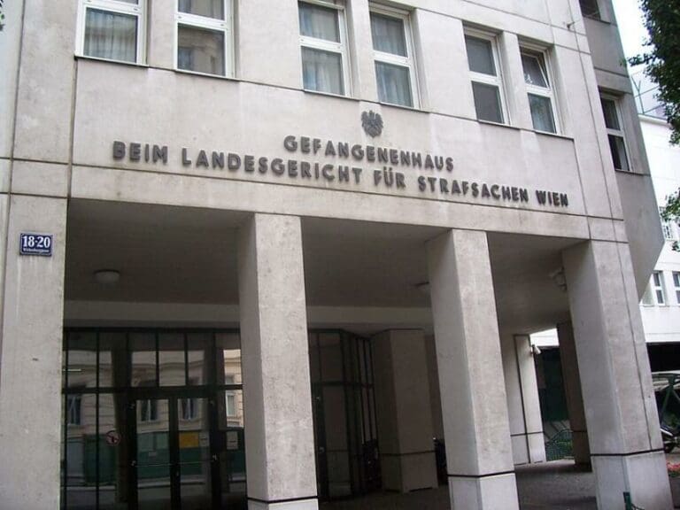 Justizanstalt Josefstadt ist stark überbelegt — Bild: Plani / Wikimedia (PD)