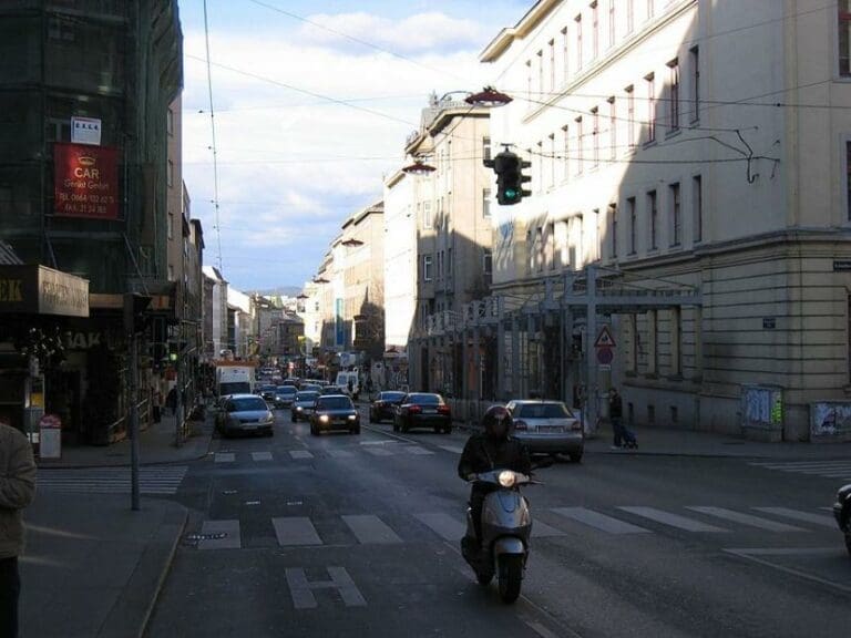 Wien: Autoeinbrüche jetzt schon mitten am Tag — Bild: Hjanko / Wikimedia (PD)
