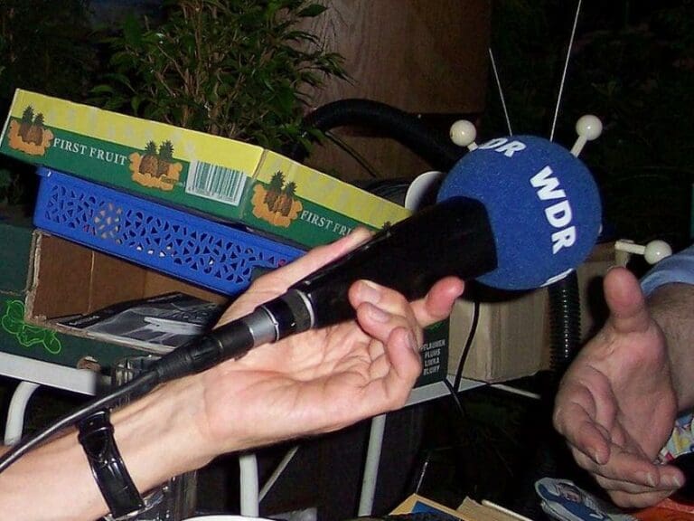 Negativpreis für WDR-Journalisten: “Agitprop der plumpsten Sorte” — Bild: Stahlkocher / wikimedia (CC BY-SA)
