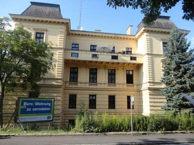 Überfüllte Gefängnisse veranlassen die Justiz (Bild: Bezirksgericht Melk)  immer wieder, ausländische Straftäter auf freiem Fuß zu belassen.