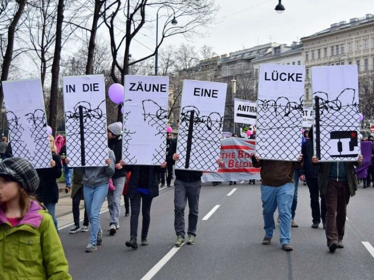 Flüchtlingsbürgen bitten Steuerzahler zur Kasse — Bild: Von Haeferl - Eigenes Werk / Wikipedia CC BY-SA 3.0