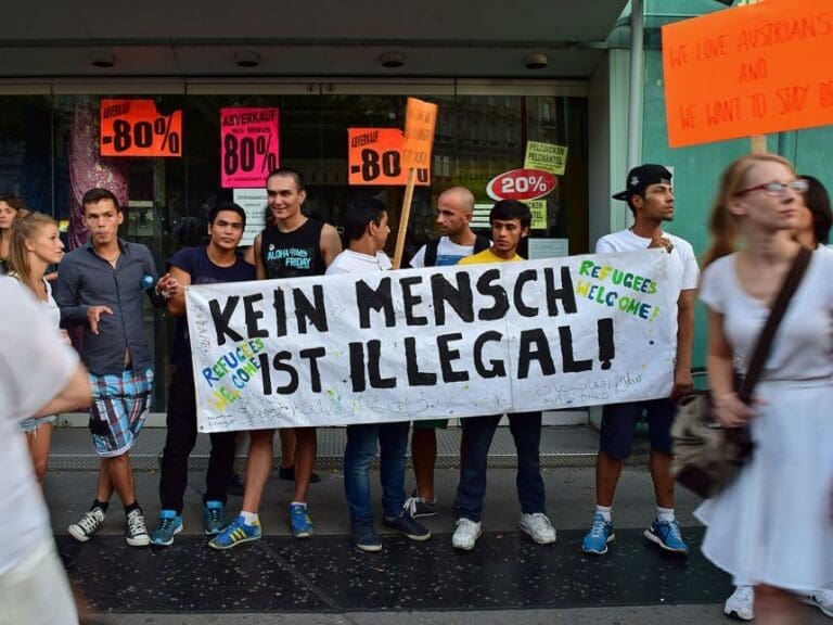 Steuerzahler blechen für teure Pro-Asyl-Demos — Bild: Von Haeferl / Wikimedia CC BY-SA 3.0