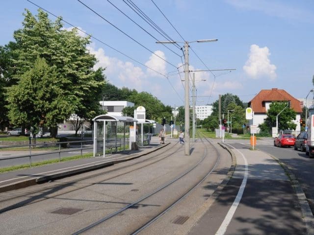 Hier, in Linz-Dornach, fiel der geile Afgahne zweimal über eine junge Einheimische her.