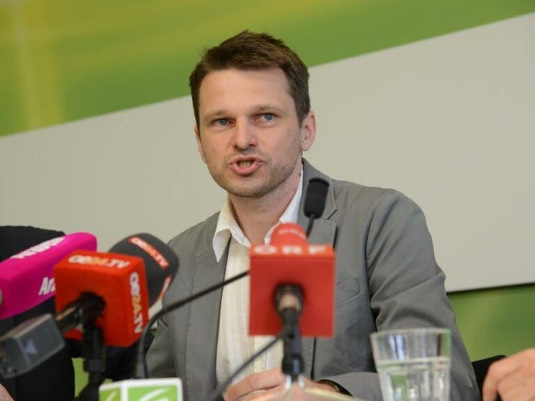 Steinhauser zieht Grüne noch weiter nach links — Bild: Unzensuriert.at