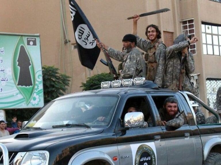 Islamischer Staat: Frauenverbände sollen jetzt den Heiligen Krieg gewinnen — Bild: Denarivs / Wikimedia (CC-BY-4.0)