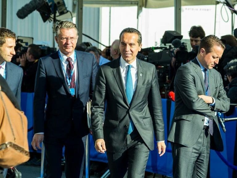 So wurde Kern zum CETA-Kasperl — Bild: EU2017EE Estonian Presidency - Christian Kern / Wikimedia (CC BY 2.0)