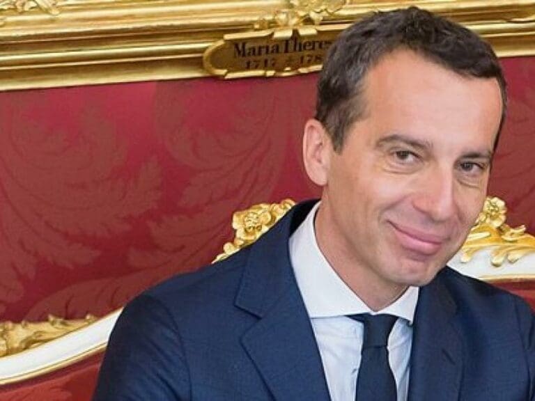 Kern als literarischer Fan von Tarek Leitner — Bild: SPÖ Presse und Kommunikation / Wikimedia CC BY-SA 2.0