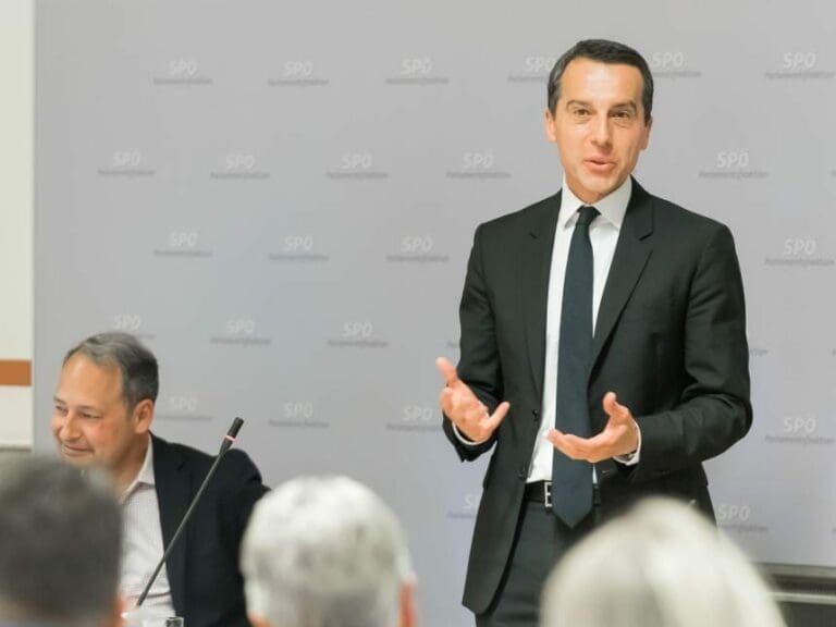 Kern nach 219 Tagen Boykott bei Fellner — Bild: SPÖ Presse und Kommunikation  / Wikimedia CC BY-SA 2.0