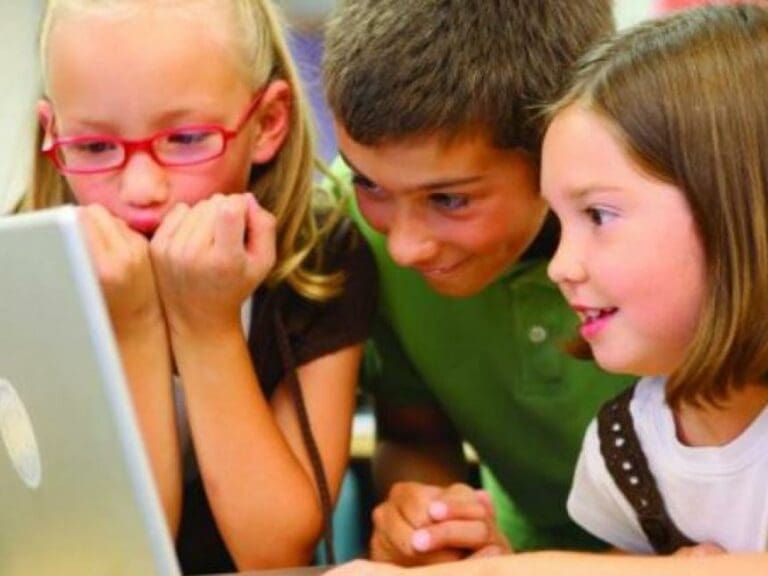 Asylanten-Propaganda auf Kinderkanal KiKa — Bild: Lucélia Ribeiro / flickr (CC BY-SA 2.0)