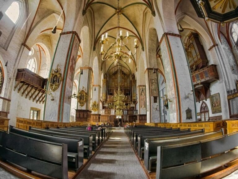 Kirche schweigt zu Angriffen auf AfD — Bild: pxhere.com