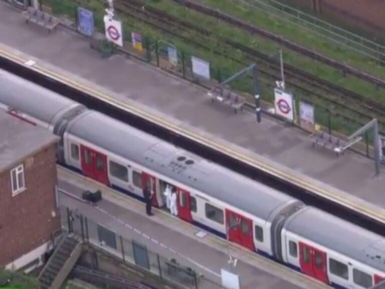 22 Fahrgäste bei Terroranschlag in Londoner U-Bahn verletzt — Bild: RT / Screenshot YouTube