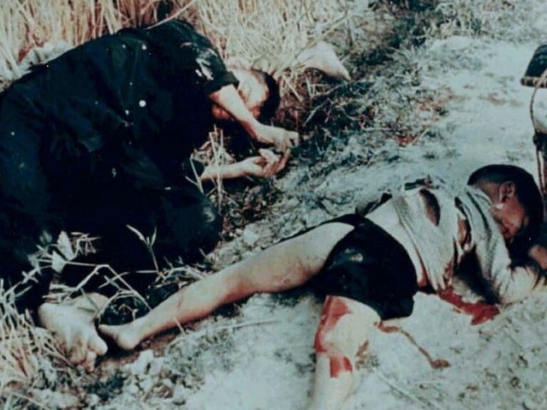 Vietnam gedenkt US-Massaker von My Lai — Bild: Ronald Haeberle / Wikimedia (gemeinfrei)