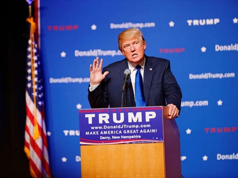 Der Republikaner Trump zweifelt die Schuld der Russen am MH17-Absturz an.