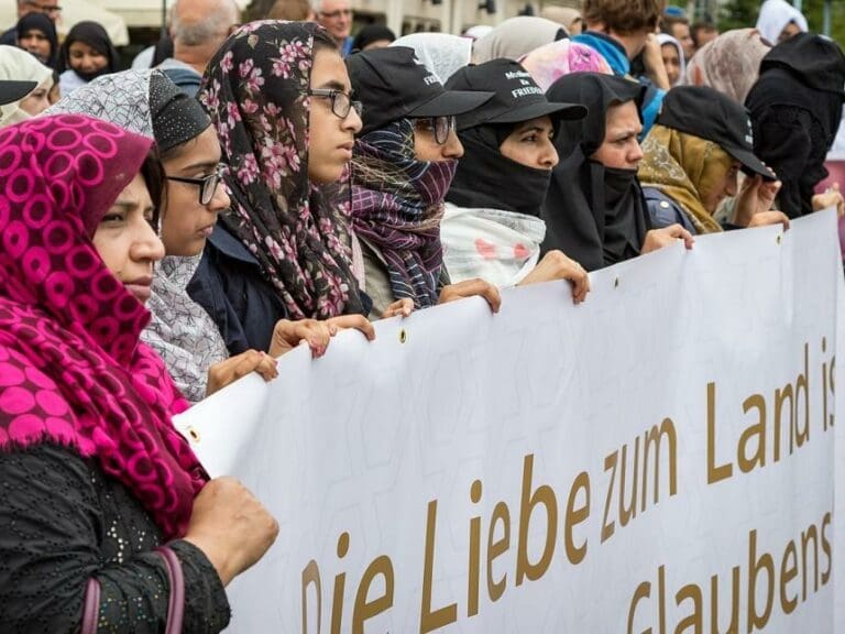 Moslems werden sich bald verdreifachen — Bild: By C Superbass / Wikimedia CC BY-SA 4.0
