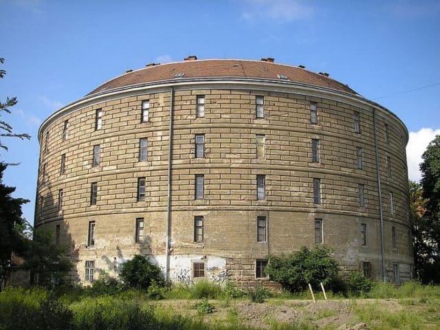 1784 erstes Irrenhaus Europas: Der Wiener Narrenturm beinhaltet persönliche und medizinische Schicksalsfälle.