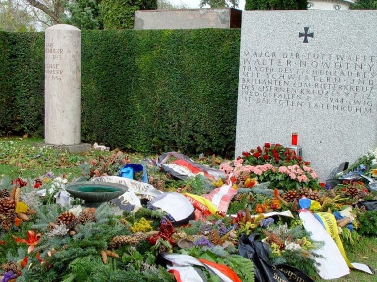 Hetze gegen Studenten wegen Totengedenken — Bild: Johannes Liebmann Libbi / Wikimedia (PD)