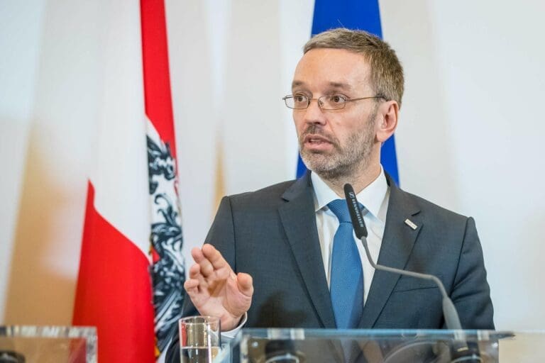 Standard verwirrt Leser mit Blogger-Klage — BMI/Gerd PACHAUER