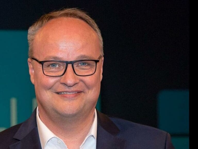 ZDF stellt behinderten AfD-Abgeordneten bloß — Bild: Superbass / Wikimedia (CC BY-SA 4.0)