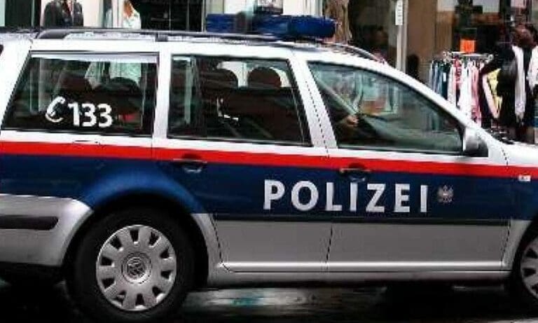 Tscheche wollte mit Auto Polizisten überfahren — Bild: GuentherZ / wikimedia.org (CC-BY-SA-3.0-migrated)