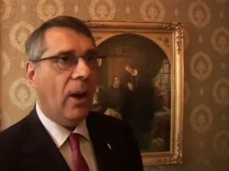 Kirchenfürst: Bluttat in Kandel "Einzelfall" — Bild: evpfalz / Screenshot YouTube