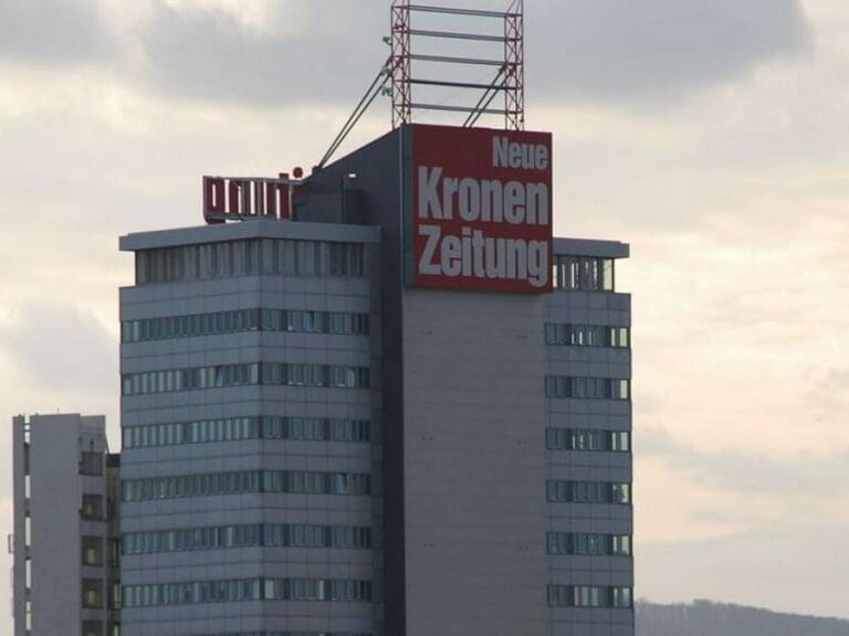 Krone-Chefredakteur wird angeklagt — Bild: trainler / Wikimedia (CC BY-SA 2.0)