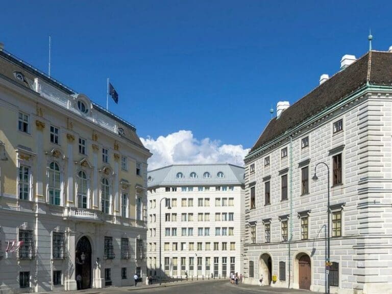 Schutzwall für Kanzler und Bundespräsident — Bild: Gugerell / Wikimedia gemeinfrei