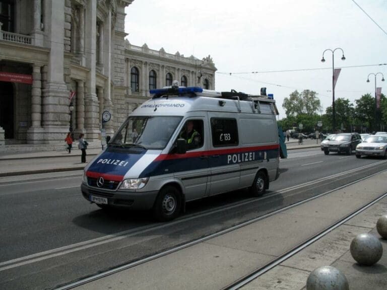 Täter-Herkunft wird vom ORF gerne verschwiegen — Bild: Bobby H / wikimedia.org (CC-BY-SA-2.0)