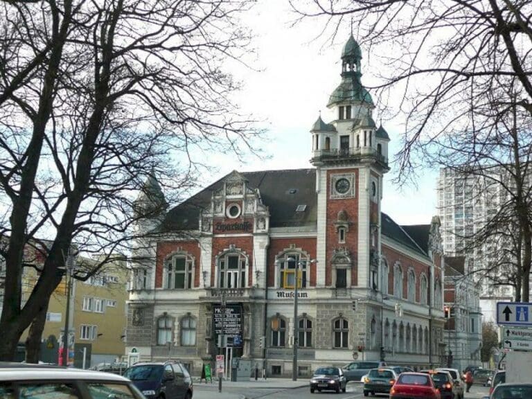 Wels: Schon wieder Frau in Wohnung überfallen — Bild: Anzi9 / wikimedia.org (PD-self)