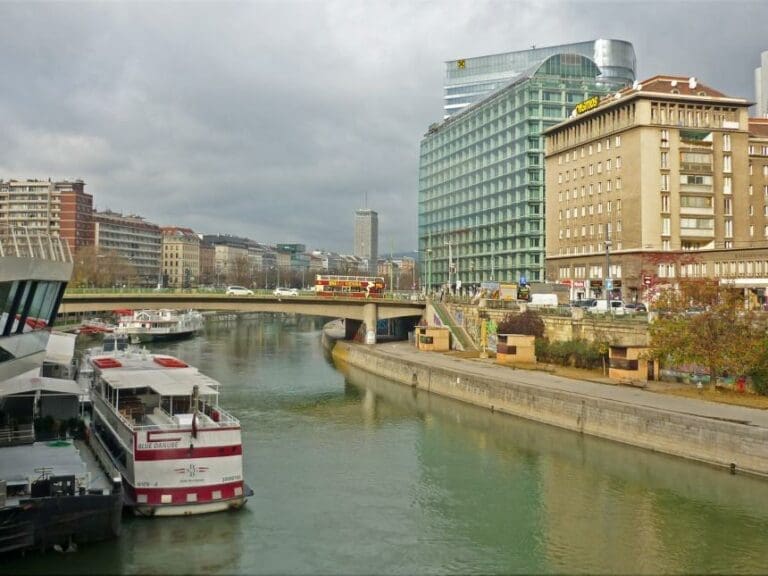 Afghane landet nach Schlägerei in Donaukanal — Bild: SchiDD / wikimedia.org (CC-BY-SA-4.0)