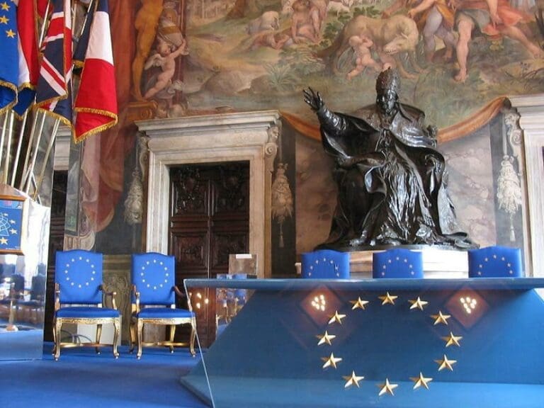 TTIP-Akten: Streng geheim und gut bewacht — Bild: Hadi/Wikimedia(CC BY-SA 3.0)