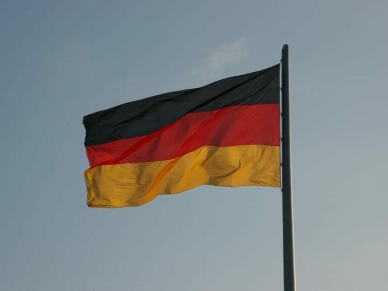 Bertelsmann ortet Millionen Rechtsextremisten — Bild: Unzensuriert.at