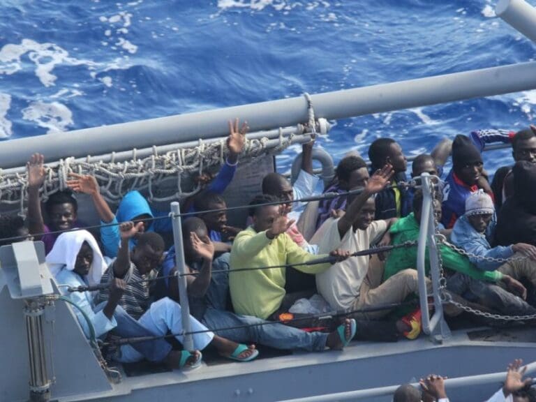 Unter dem Deckmantel von Asyl findet illegale Masseneinwanderung nach Europa statt.