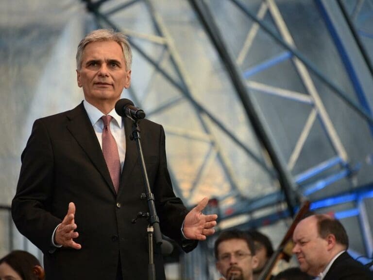Faymann verharmlost NS-Verbrechen — Bild: Christian Michelides/ Wikimedia CC-BY-SA 4.0