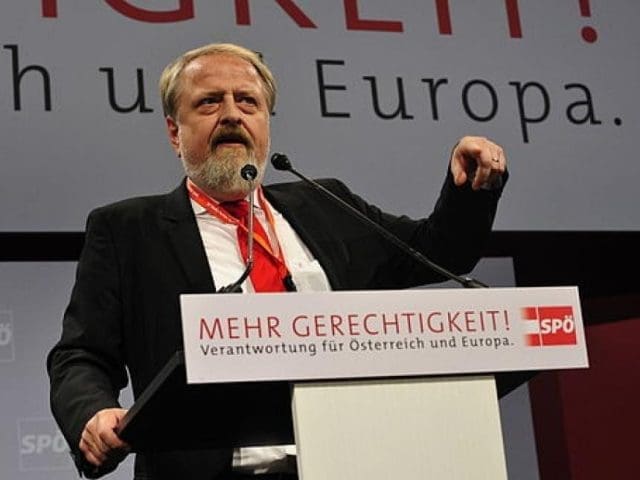 SPÖ-Bundesgeschäftsführer Gerhard Schmid will trotz Arbeitslosenrekords in der Zweiten Republik weiterhin zehntausende “Flüchtlinge” aufnehmen.