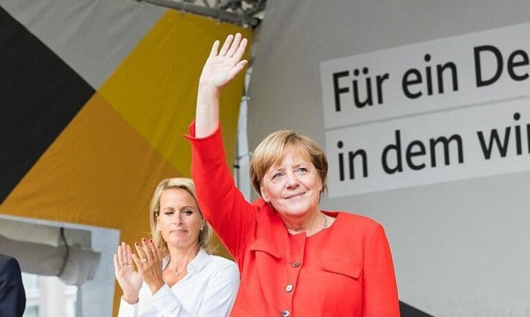 „Nein, Frau Merkel, dankbar sind wir nicht“ – eine Abrechnung zehn Jahre danach — Sven Mandel / wikimedia (CC BY-SA 4.0)