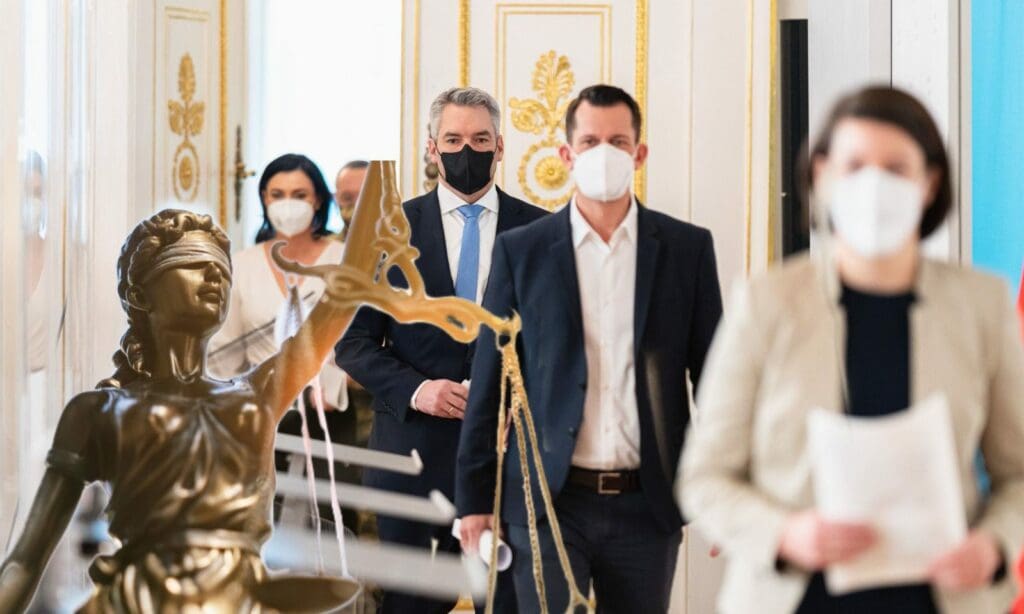 Justizia / Bundesregierung