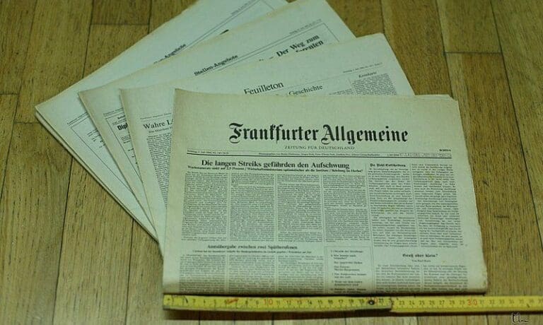 „Rauher Ton“ und „Verschwörungstheorien”: FAZ unterbindet Lesermeinungen — Manfred Wassmann / wikimedia (CC BY-SA 3.0)