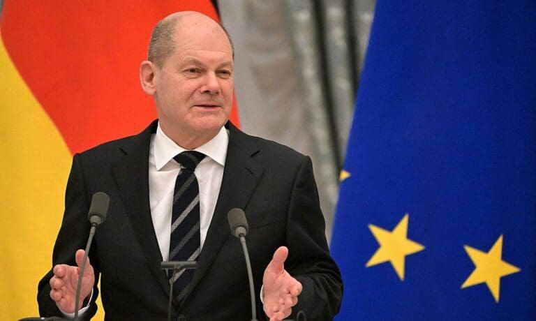 Bundeskanzler Scholz geht in Bürgerwut unter — Kremlin.ru / wikimedia.org (CC BY SA 4.0)