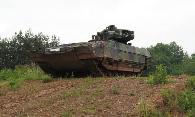 Riesenblamage für Bundeswehr! Alle eingesetzten Puma-Schützenpanzer bei Schießübung defekt — Motorpferd / wikimedia commons (CC BY SA 4.0)
