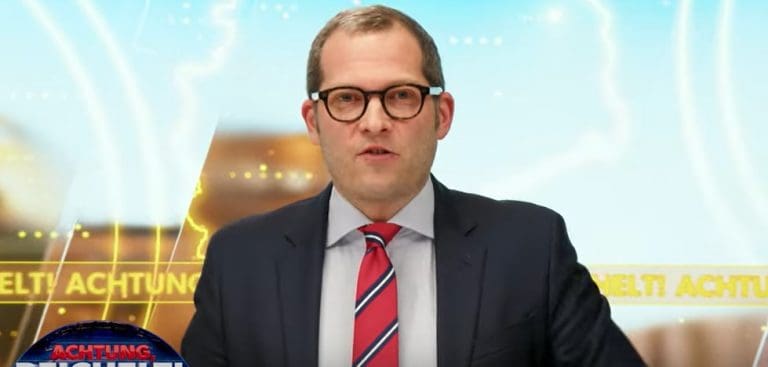 60 Linke demonstrierten gegen Pressefreiheit — screenshot YouTube