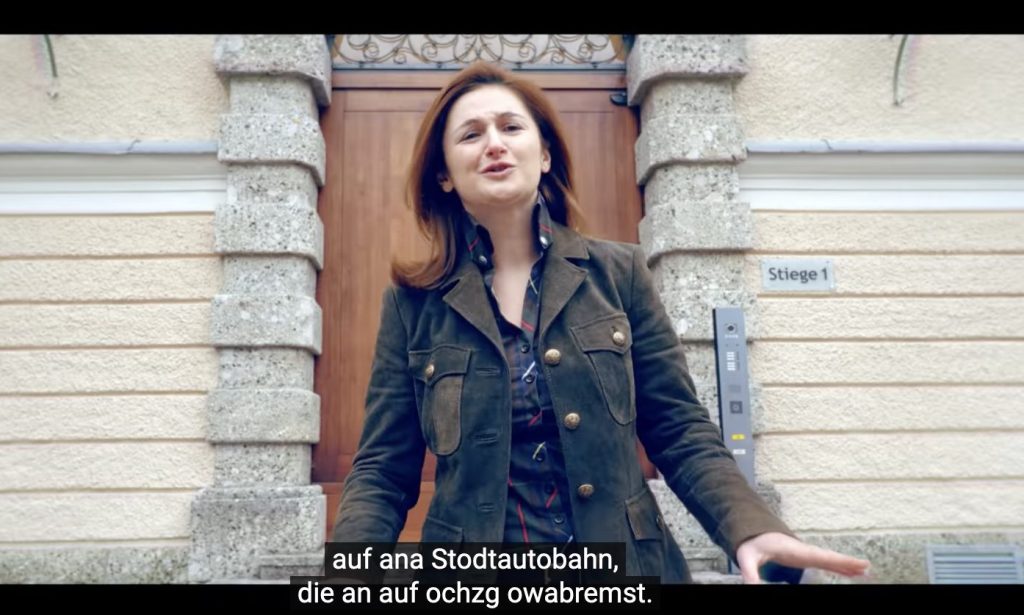 Marlene Svazek singt im Video