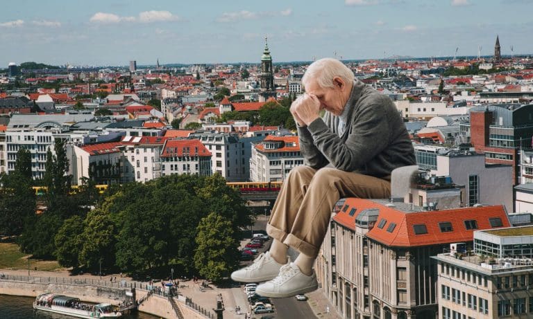 Senioren in Berlin — AndrewLozovyi / AlexGukBO / depositphotos.com