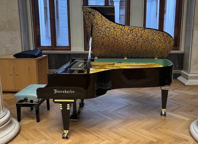 Goldenes Klavier im Parlament