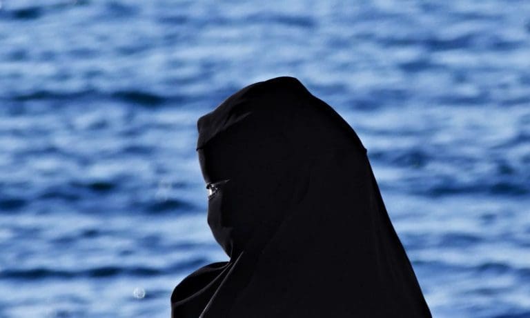 Burka Schwimmen — zibik / pixabay.com