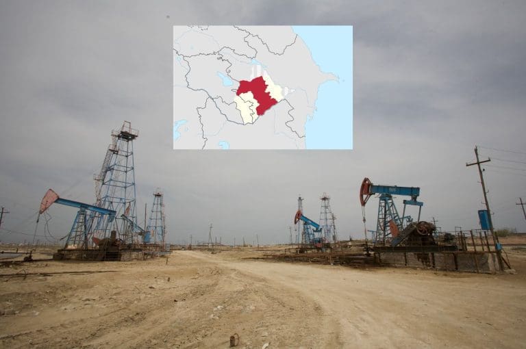 Ölfelder Aserbaidschan — Indigoprime - Originally uploaded to Flickr as Azerbaijan OIlfields, CC BY 2.0