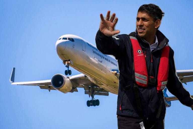 Rishi Sunak und Flugzeug — UK Prime Minister / Wikimedia CC BY 2.0 Deed / Didgeman / pixabay.com