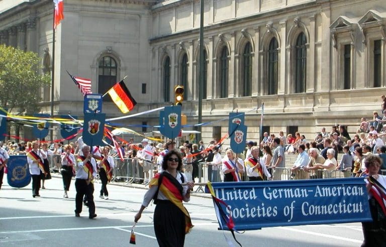 Neue Heimat Amerika: Deutsche Erfolgsgeschichten — Detroit.bus / Wikimedia (CC BY-SA 2.5 Deed)