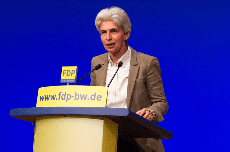 Scheinbarer Streit zwischen FDPlerin und Linkem —  	Robin Krahl / wikimedia commons (CC BY SA 4.0)