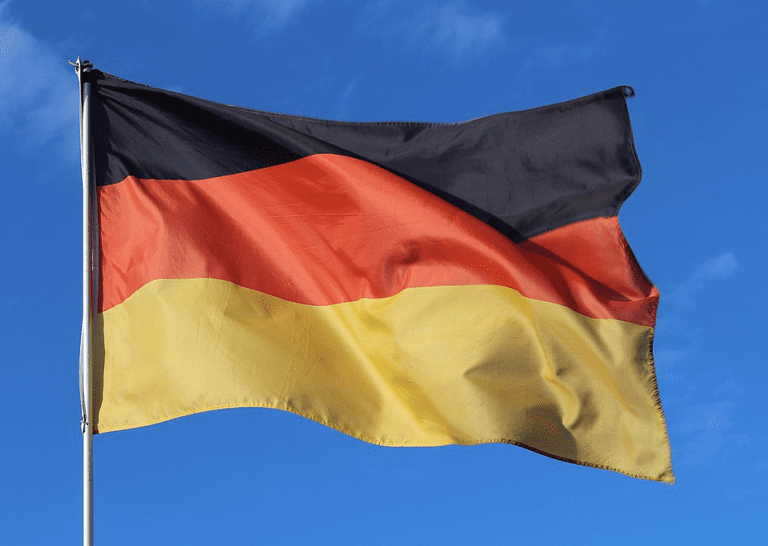 Patriotische Großdemo in Plauen: “Regierung Merz muss weg!” —  	 Uwe Jelting / wikimedia commons, public domain